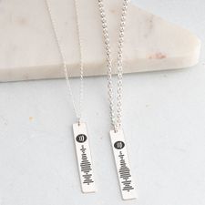 Matching Spotify Necklaces For Couples - Thumbnail Model